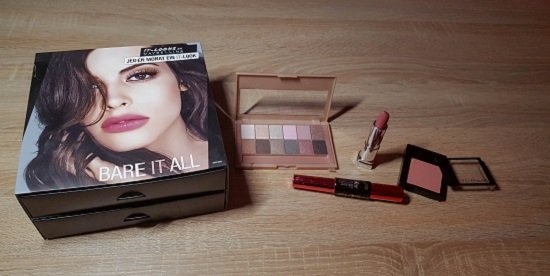 Maybelline New York Bare It All Beauty Box mit vier verschiedenen Beauty Produkten