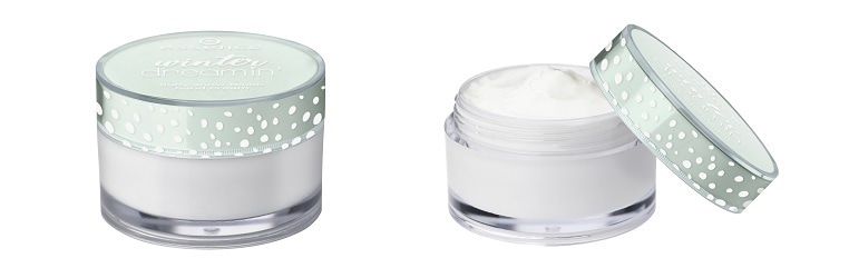 essence limited Edition Winter Dreamin fluffly snow touch hand cream essence limited Edition Winter Dreamin fluffly snow touch hand cream