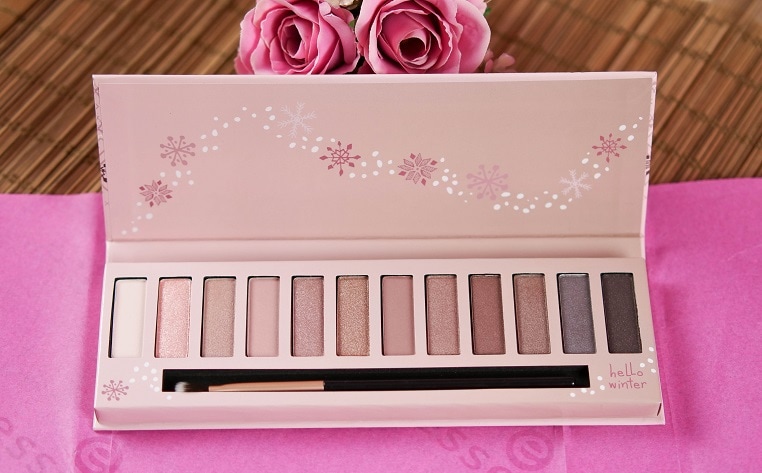 essence winter dreamin eyeshadow palette