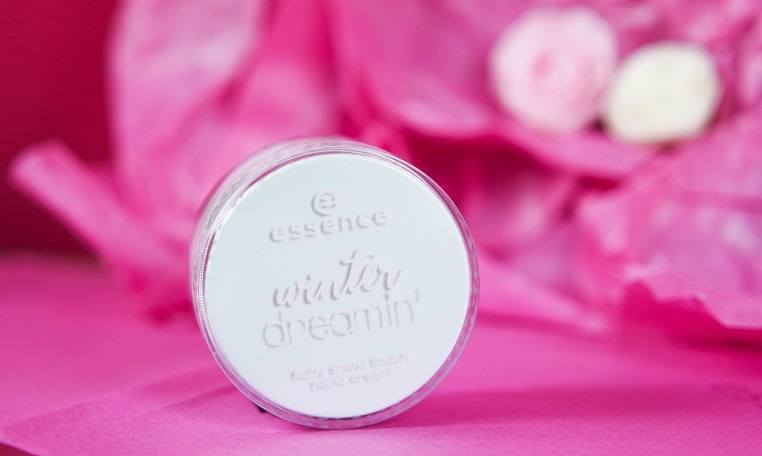 essence winter dreamin fluffy snow touch hand cream