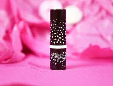 essence limited Edition winter dreamin' sheer lipstick hot cocoa & fuzzy socks geschlossen