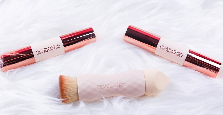 Makeup Revolution – Makeup Set – Crème Highlight and Contour Kit – Fair Makeup Revolution - Makeup Set - Crème Highlight and Contour Kit - Fair