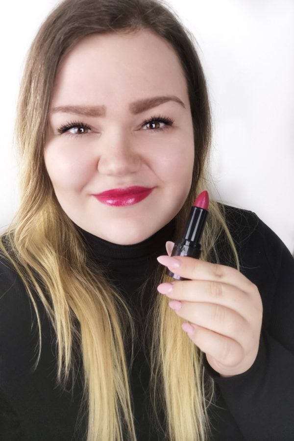 AVON Prism Lipstick AVON Blast Off Tragebild