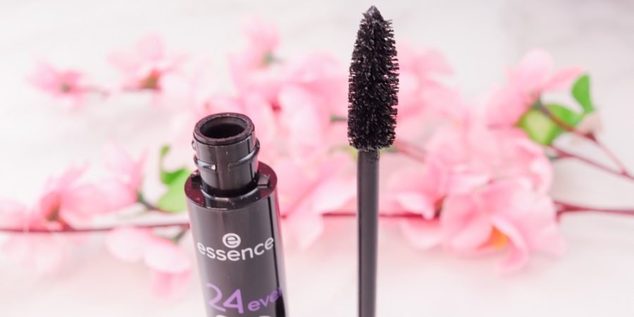 essence 24ever DEFINED volume mascara Bürste